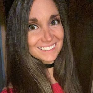 Meet your Posher, Leanna
